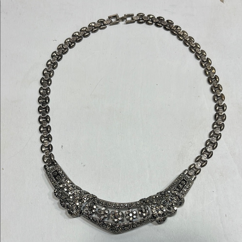 Elegant Silver Necklace